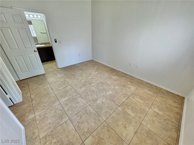 Building Photo - 2117 Echo Bay