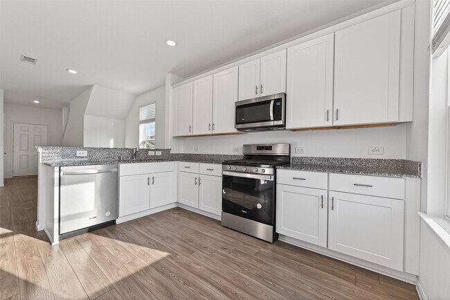 Building Photo - 17803 Pumpkin Vine Dr