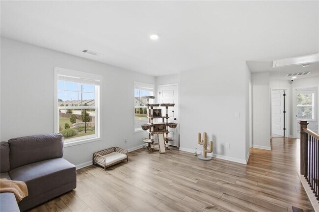 Building Photo - 2700 Westgate Park Dr
