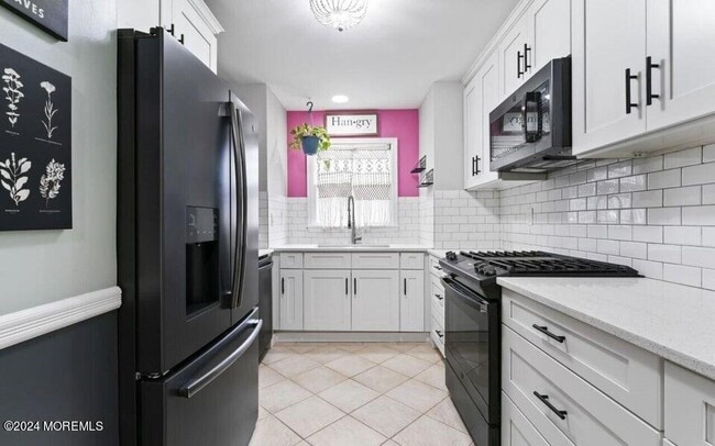 Building Photo - 15 Weller Pl