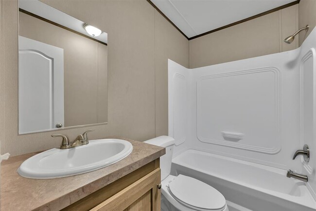 Building Photo - 20204 Sherwood Dr