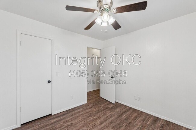Building Photo - 8514 Candlewood Dr