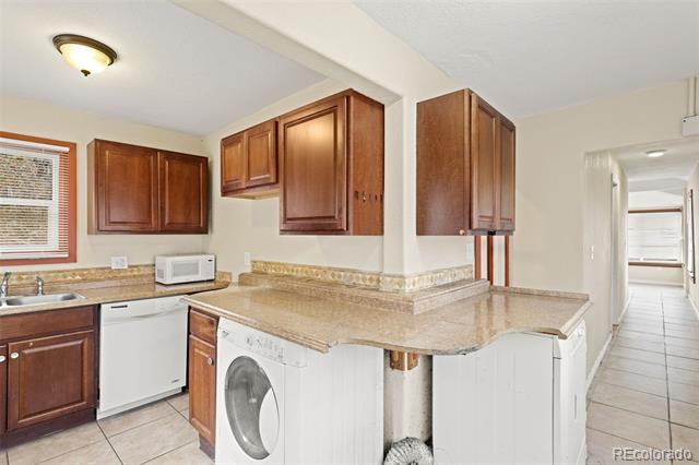 Building Photo - 811 Shoshone Pl