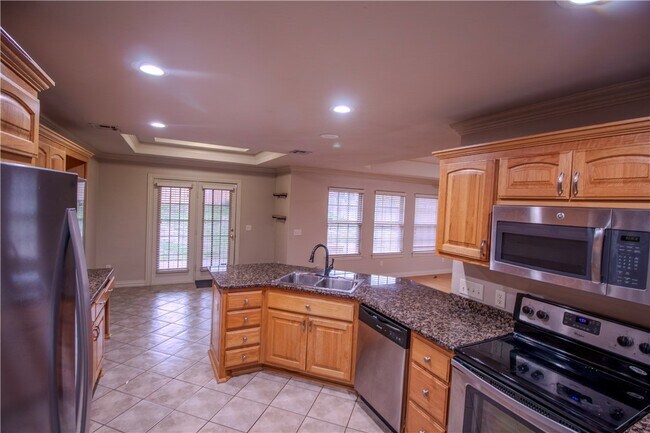 Building Photo - 202 Dawn Dr