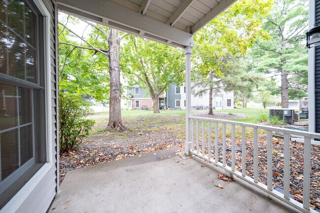Building Photo - 7451 W 110th St