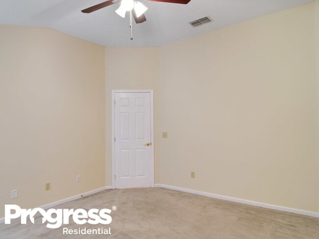 Building Photo - 12440 Weyburn Ct