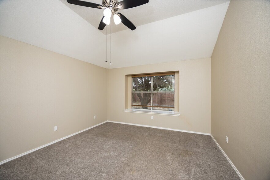 Building Photo - 3704 St Johns Dr