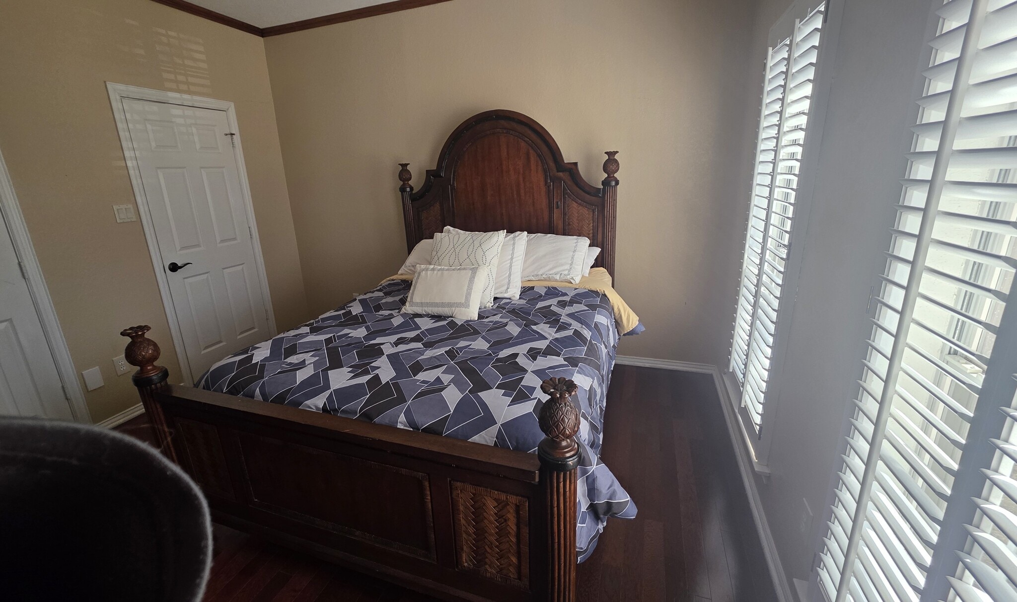 Building Photo - 500 Brooks Ct