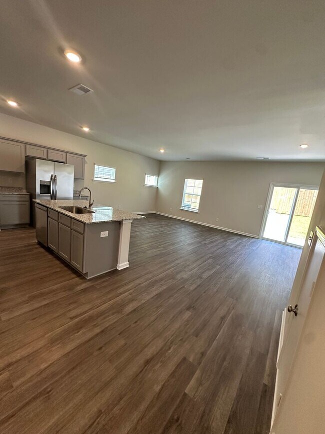 Building Photo - NEW BUILD! South Lake Commons