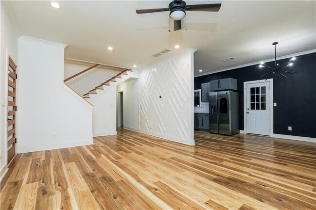 Building Photo - 3040 Valley Cir