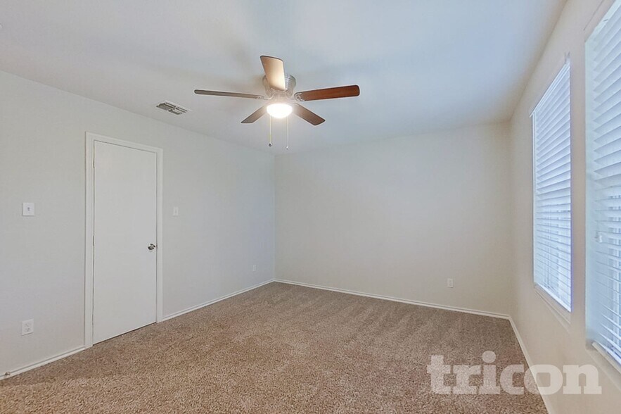 Building Photo - 1242 Yukon Dr