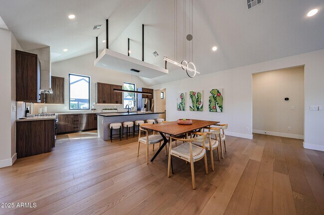 Building Photo - 6314 N 10th Dr