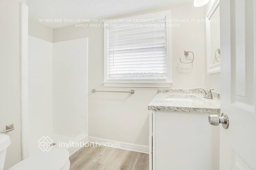 Building Photo - 399 Dorsey Cir SW