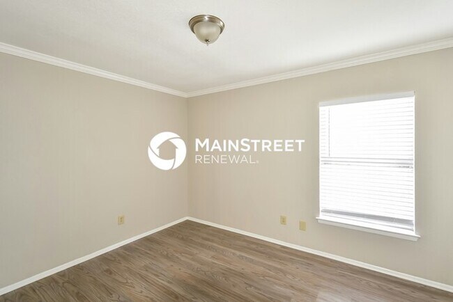Building Photo - 3 Bedroom Pet-Friendly Home in San Antonio, TX with Main Street Renewal
