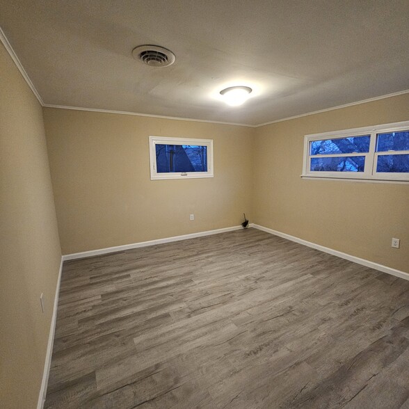 Building Photo - 94 7th Ave