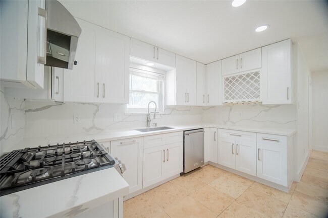 Building Photo - 4815 Caris St