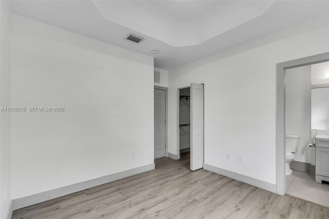 Building Photo - 1720 NE 33rd Ave