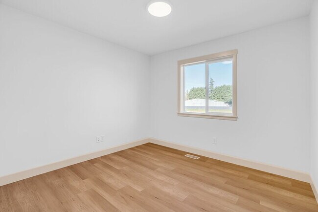 Building Photo - 2115 NW 17th Pl