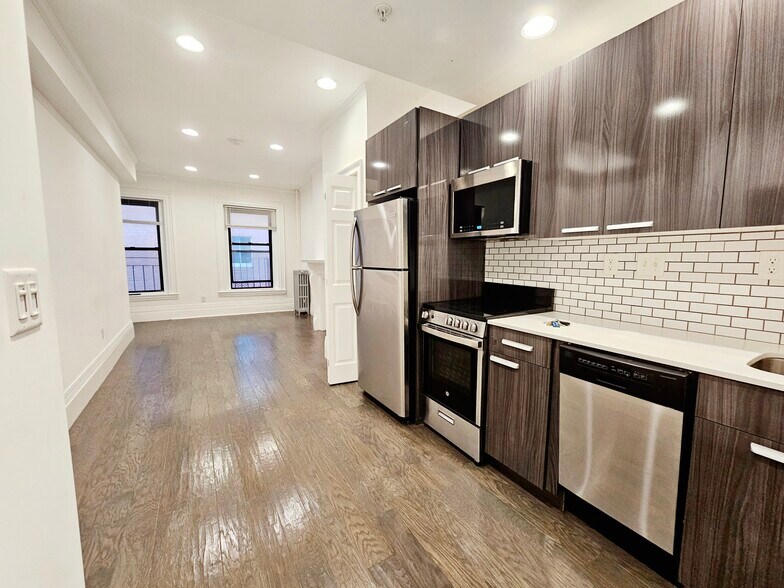 Building Photo - 255 Newbury St