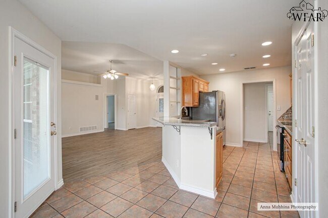 Building Photo - 8 St Andrews Ct