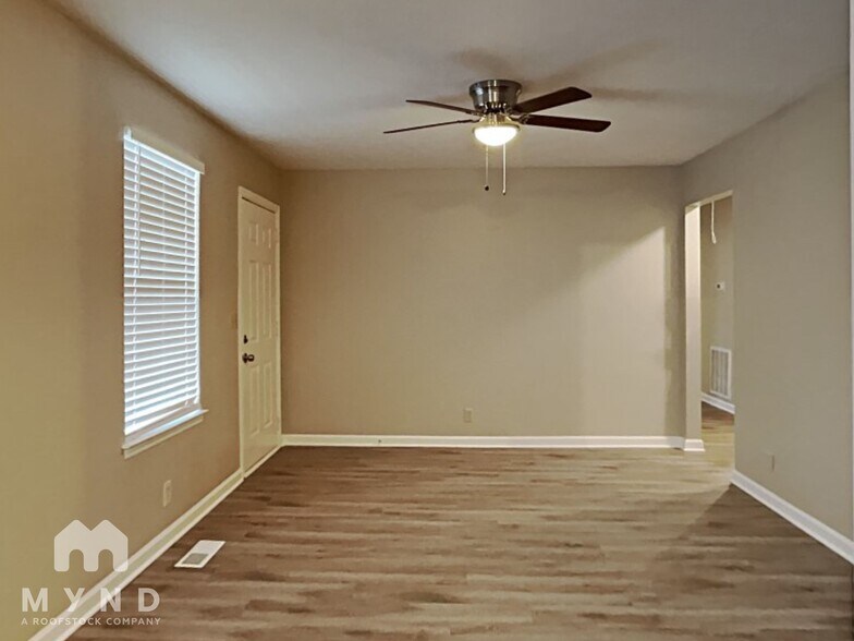 Building Photo - 305 Burlwood Ct