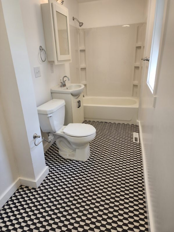 Building Photo - 523 Jackson St