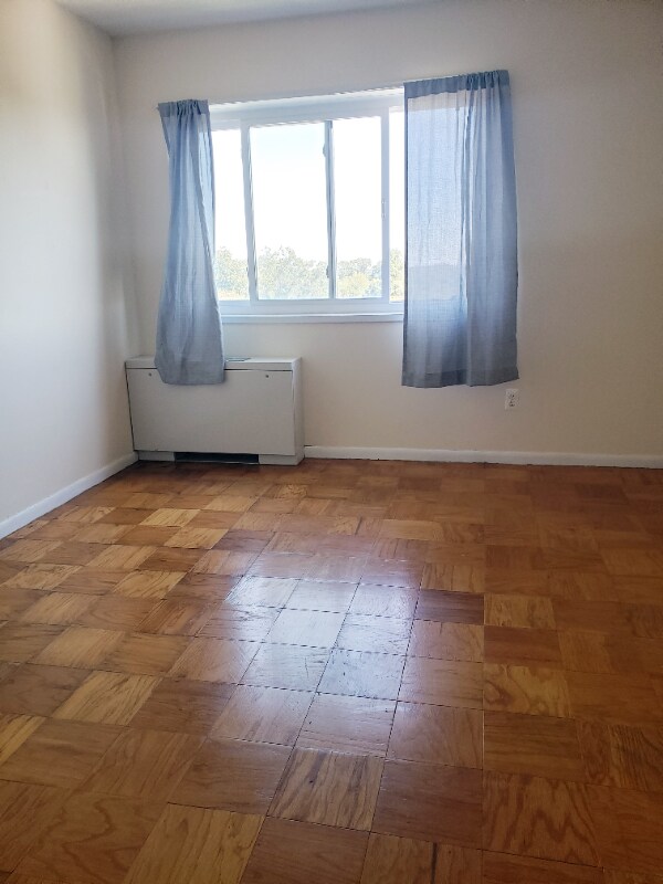 Building Photo - 1121 University Blvd W