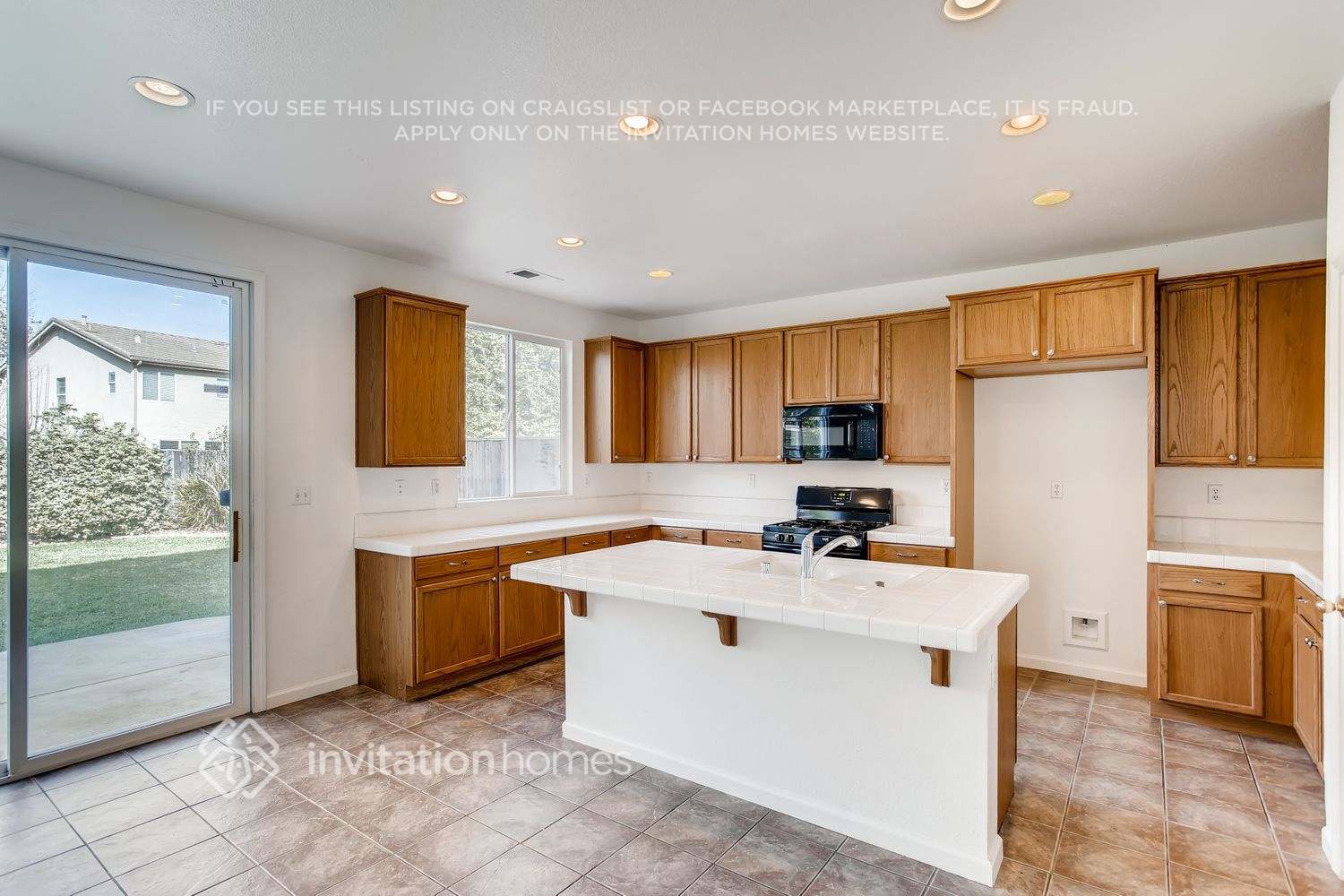 Building Photo - 865 Devonshire Ln