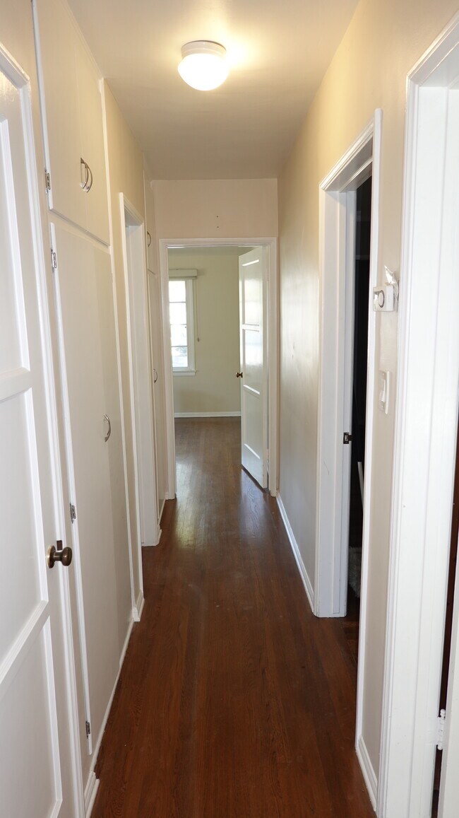 Building Photo - 4715 Allott Ave