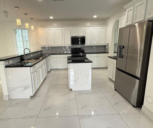 Building Photo - 27037 SW 142nd Ave