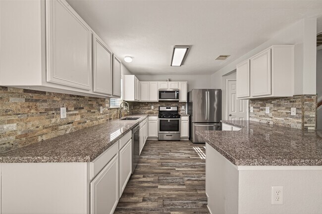 Building Photo - 7130 Cypress Pr Dr