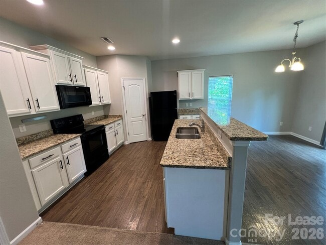 Building Photo - 8240 Paw Valley Ln