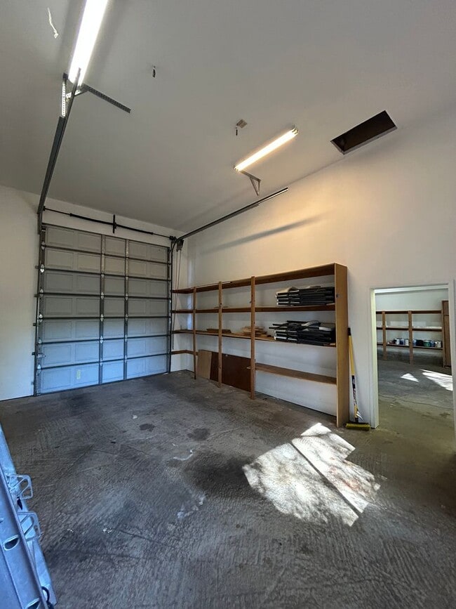 Building Photo - Introducing Your Dream Home:  A perfect blend of comfort and convenience!