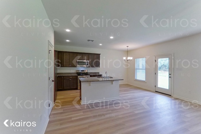 Building Photo - 207 Foggy Ln