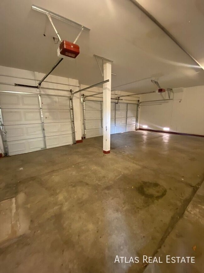 Building Photo - 8917 Coral Shale St