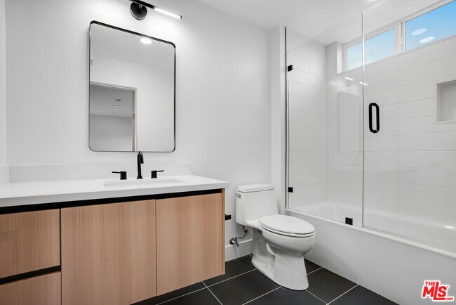 Building Photo - 5657 Virginia Ave