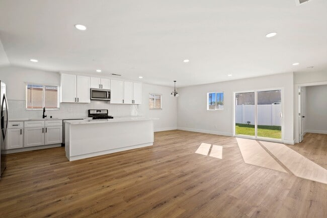 Building Photo - 17434 Saticoy St