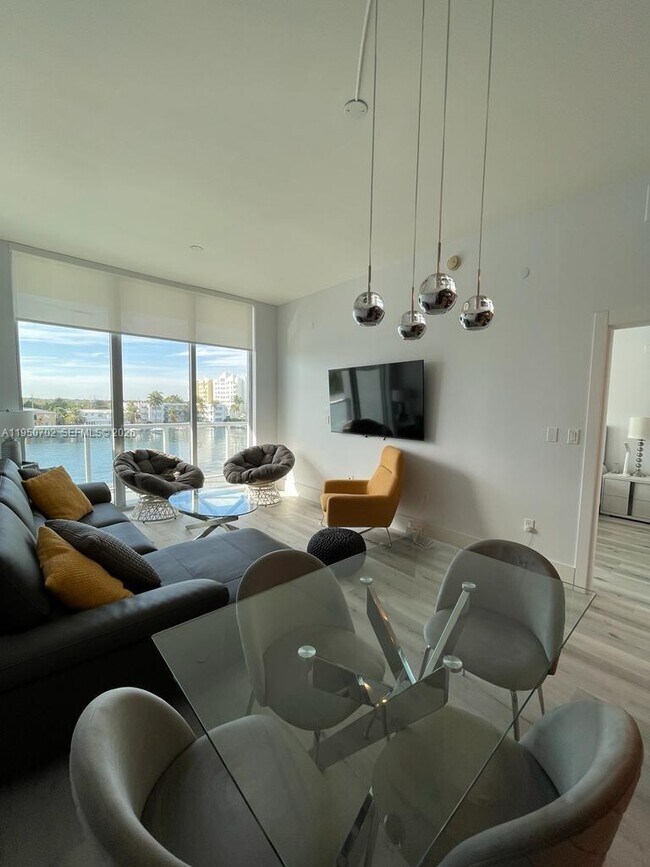 Building Photo - 7928 East Dr