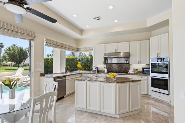 Building Photo - 75105 Spyglass Dr
