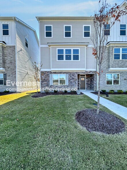 Primary Photo - 813 Washington St