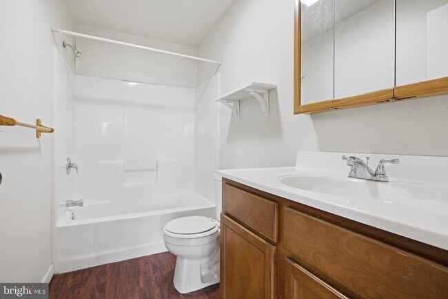 Building Photo - 1218 S 45th St