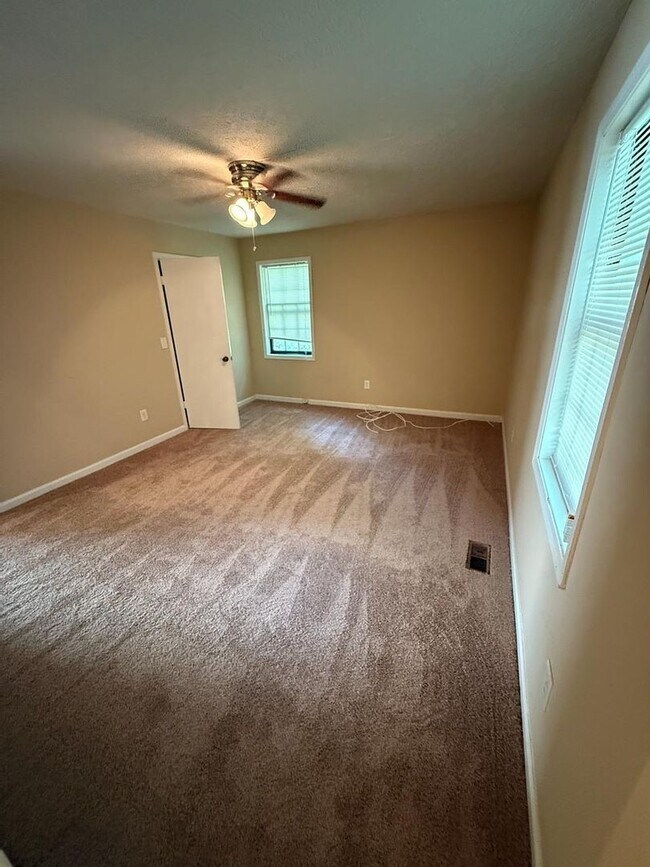 Building Photo - 2332 Goodwood Dr