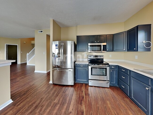 Building Photo - 6889 N Karnes Dr