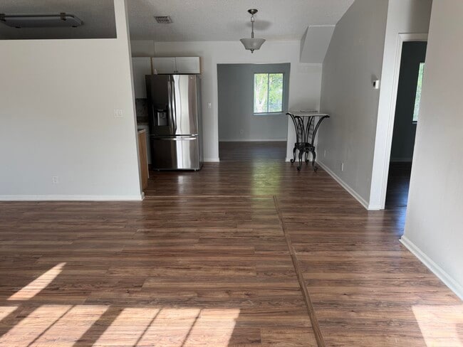 Building Photo - 1240 SW 73rd Ave