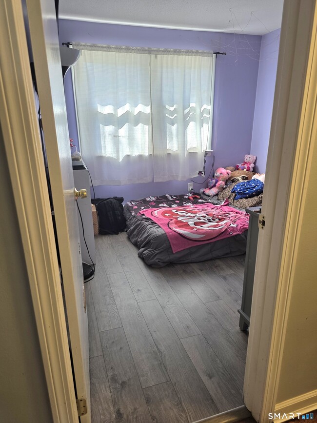 Building Photo - 49 Hillwood Ln