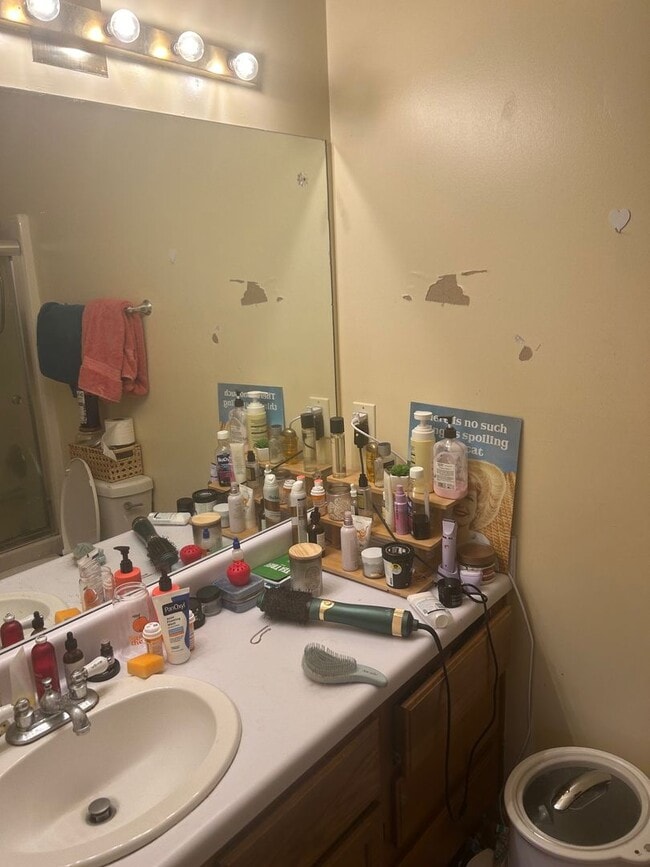 Building Photo - 188 Williams St