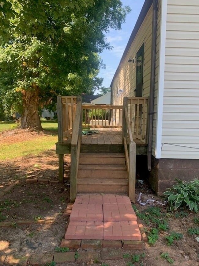 Building Photo - Updated 2 Bed 2 Bath In Peaceful Brown Summit