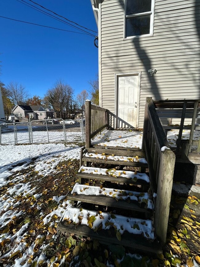 Building Photo - NEW 3 bedroom listing - COMING SOON!!