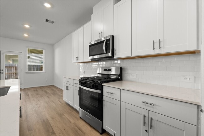 Building Photo - 702 Sand Dollar Dr