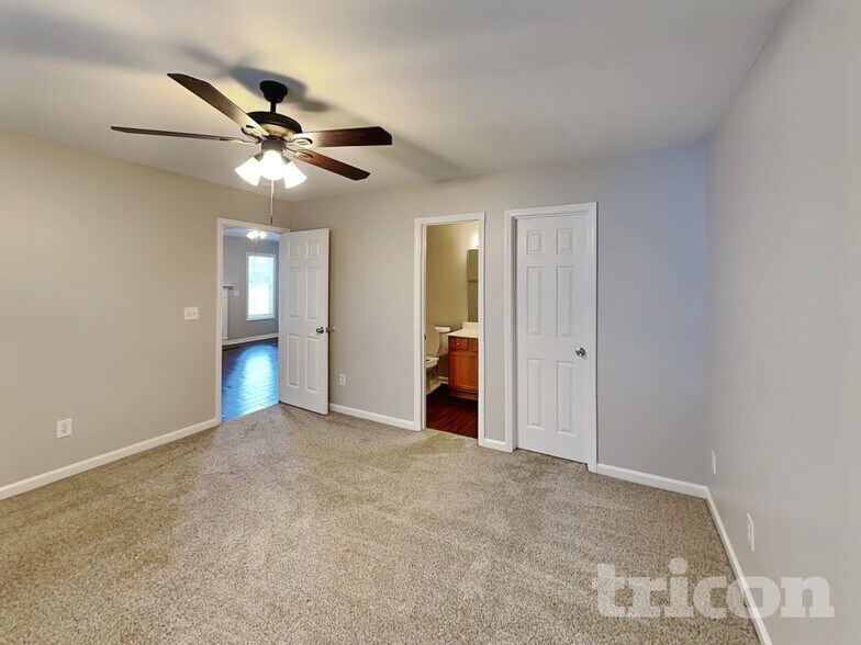 Building Photo - 5405 Advantis Dr